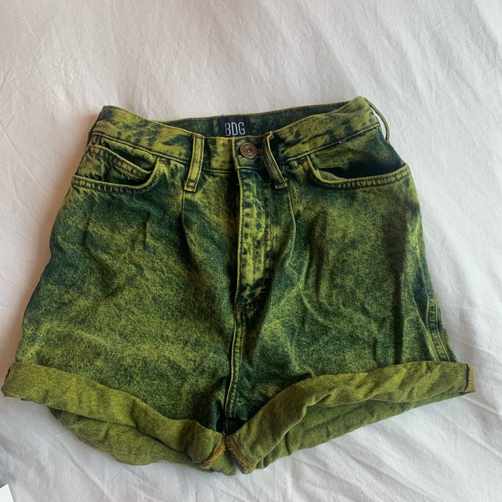 New BDG Mom Shorts - Acid Wash